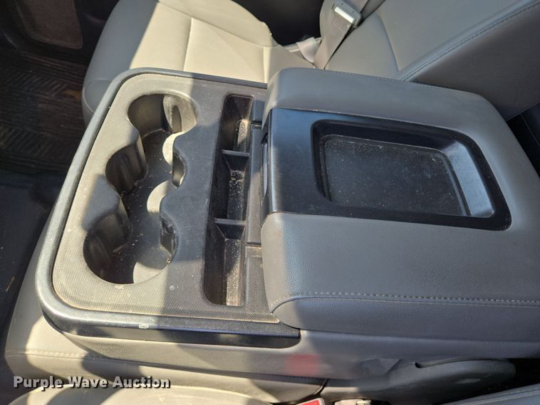 image for item DT4795 2016 Chevrolet Silverado 2500HD Crew Cab pickup truck