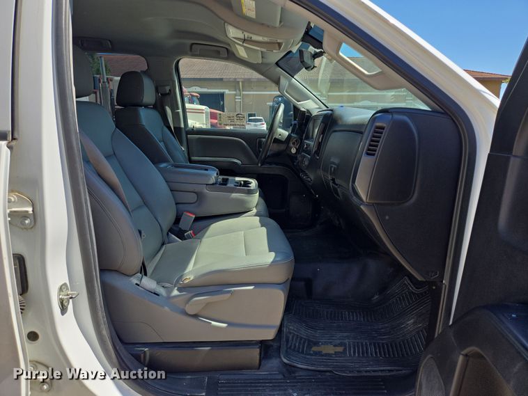 image for item DT4795 2016 Chevrolet Silverado 2500HD Crew Cab pickup truck