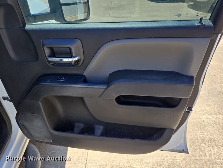 image for item DT4795 2016 Chevrolet Silverado 2500HD Crew Cab pickup truck