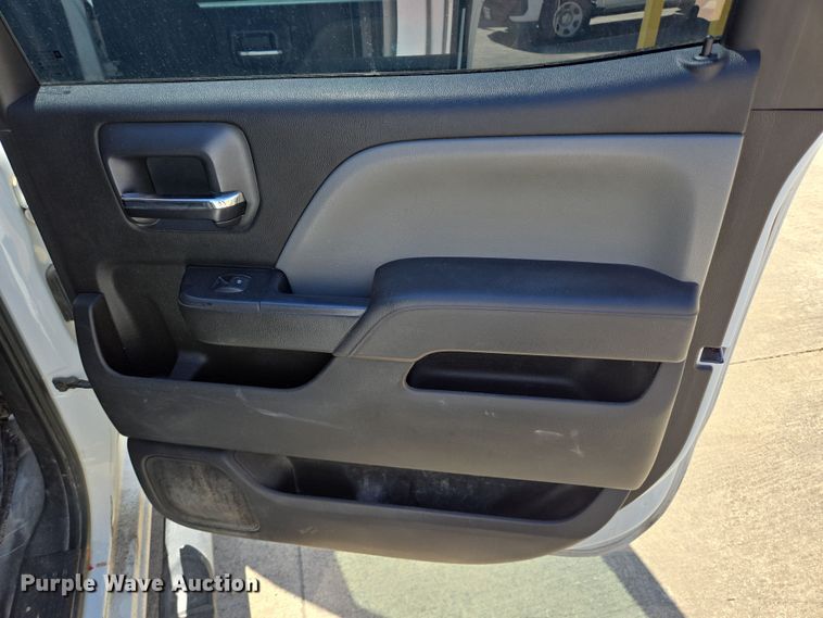 image for item DT4795 2016 Chevrolet Silverado 2500HD Crew Cab pickup truck