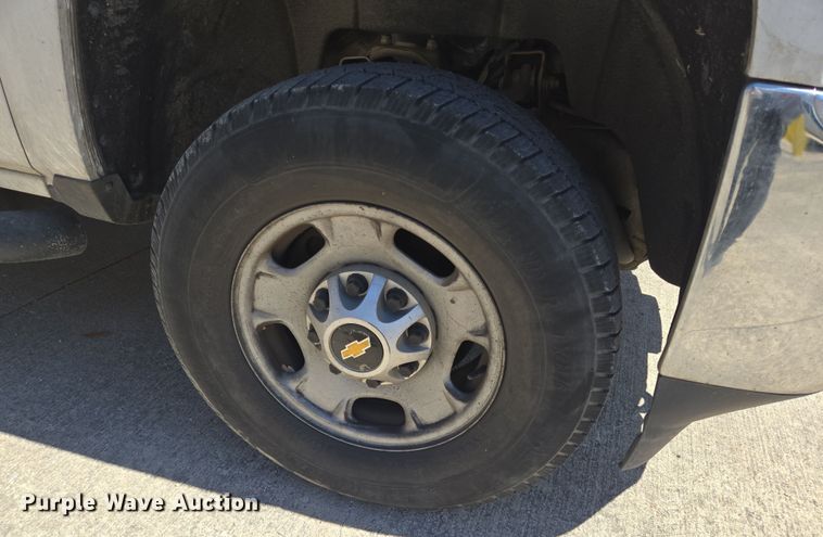 image for item DT4795 2016 Chevrolet Silverado 2500HD Crew Cab pickup truck