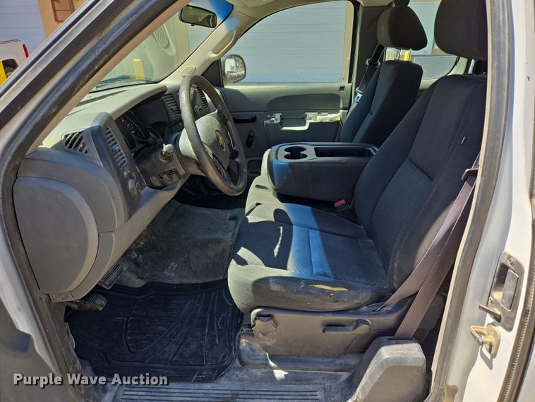 image for item DT4797 2012 Chevrolet Silverado 1500 Ext. Cab pickup truck