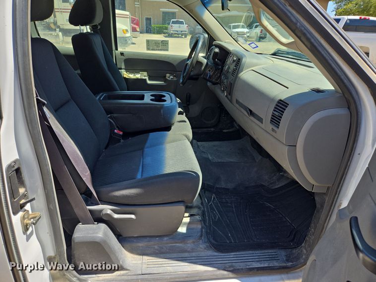 image for item DT4797 2012 Chevrolet Silverado 1500 Ext. Cab pickup truck