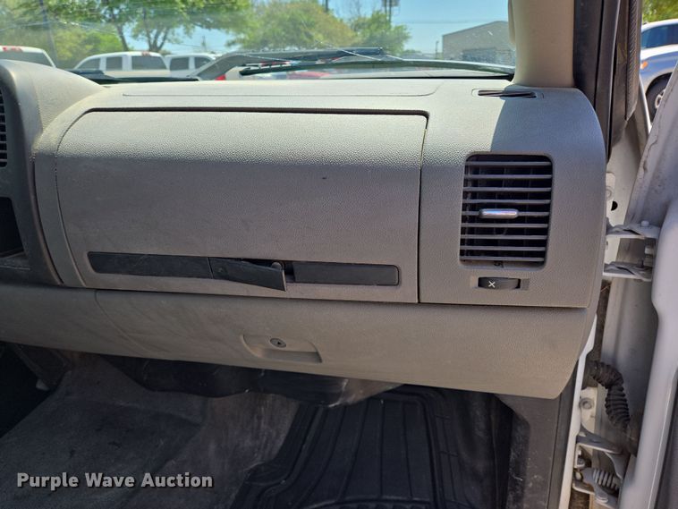 image for item DT4797 2012 Chevrolet Silverado 1500 Ext. Cab pickup truck