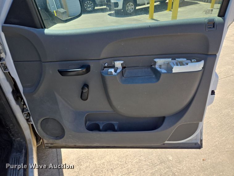 image for item DT4797 2012 Chevrolet Silverado 1500 Ext. Cab pickup truck