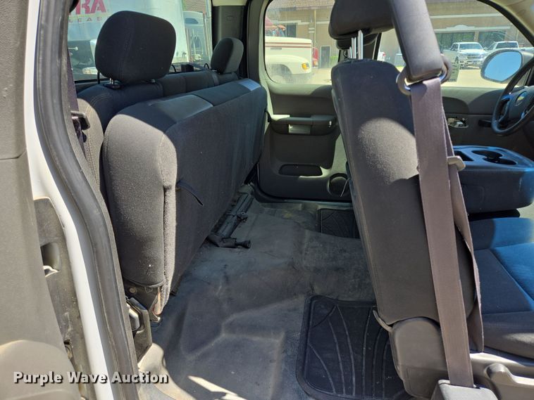 image for item DT4797 2012 Chevrolet Silverado 1500 Ext. Cab pickup truck