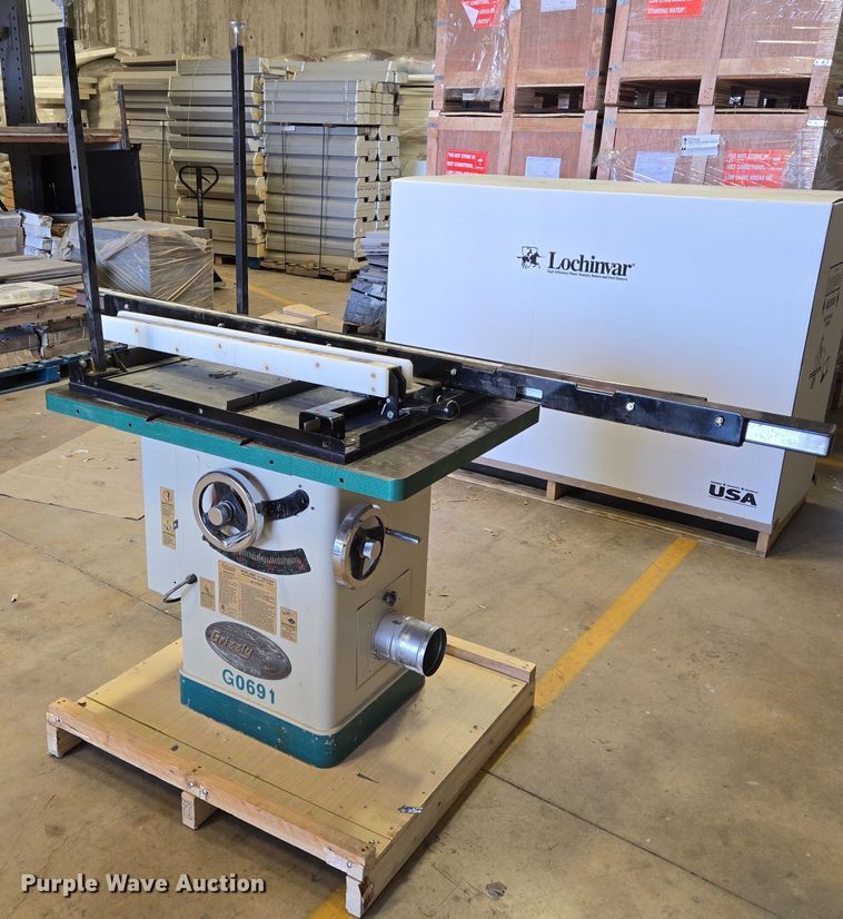image for item DT4799 2014 Grizzly G0691 table saw
