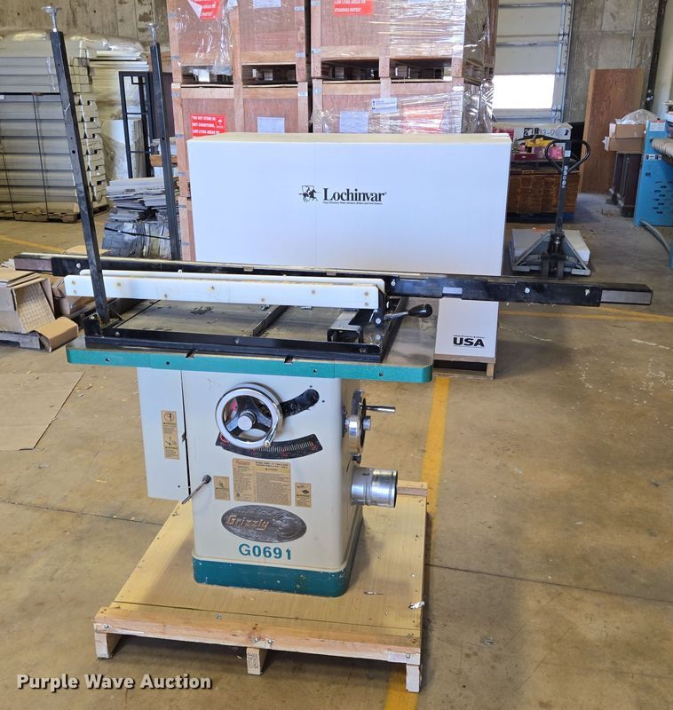 image for item DT4799 2014 Grizzly G0691 table saw