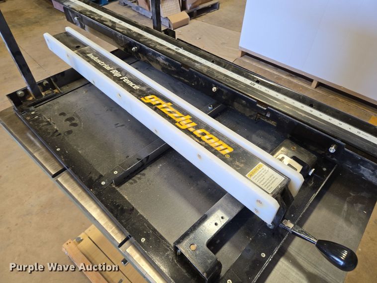image for item DT4799 2014 Grizzly G0691 table saw