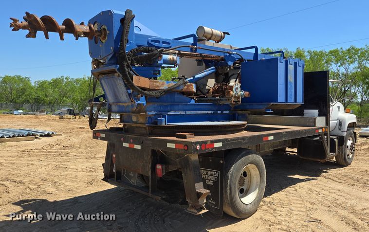 image for item DT4800 1999 GMC C6500 pressure digger truck