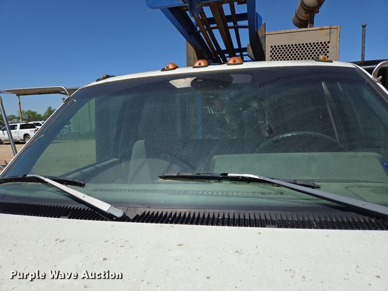 image for item DT4800 1999 GMC C6500 pressure digger truck