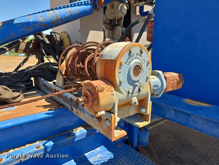 image for item DT4800 1999 GMC C6500 pressure digger truck