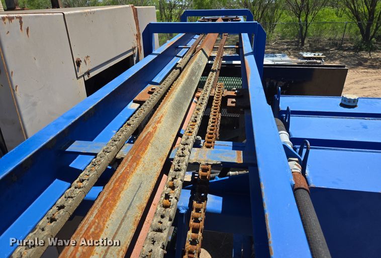 image for item DT4800 1999 GMC C6500 pressure digger truck