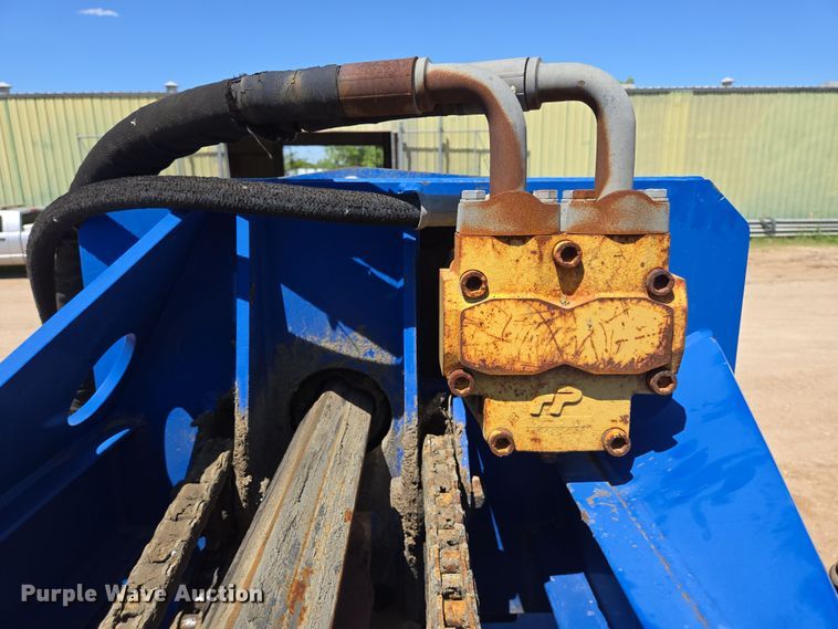 image for item DT4800 1999 GMC C6500 pressure digger truck