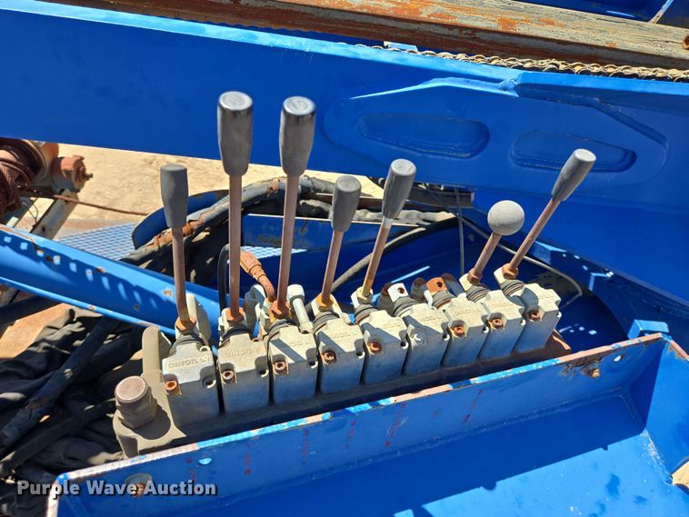 image for item DT4800 1999 GMC C6500 pressure digger truck