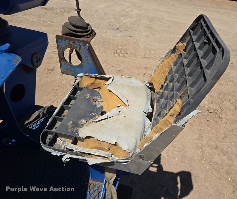 image for item DT4800 1999 GMC C6500 pressure digger truck