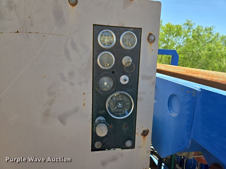 image for item DT4800 1999 GMC C6500 pressure digger truck