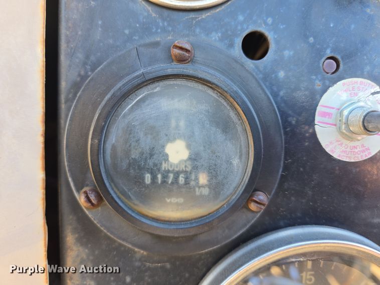 image for item DT4800 1999 GMC C6500 pressure digger truck