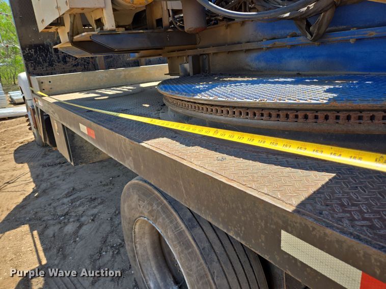 image for item DT4800 1999 GMC C6500 pressure digger truck