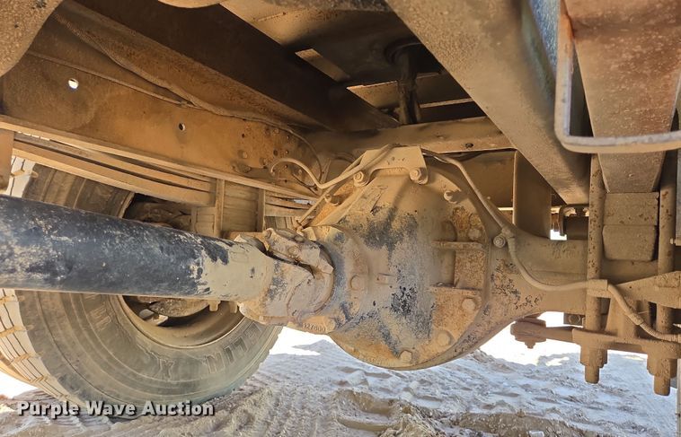 image for item DT4800 1999 GMC C6500 pressure digger truck