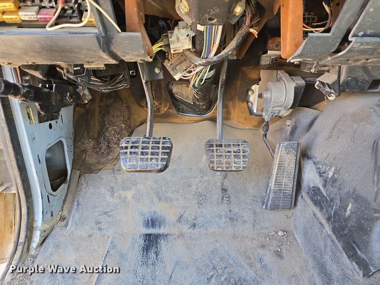 image for item DT4800 1999 GMC C6500 pressure digger truck