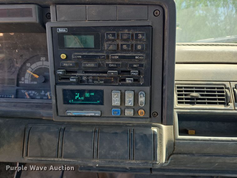 image for item DT4800 1999 GMC C6500 pressure digger truck