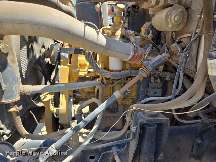 image for item DT4800 1999 GMC C6500 pressure digger truck