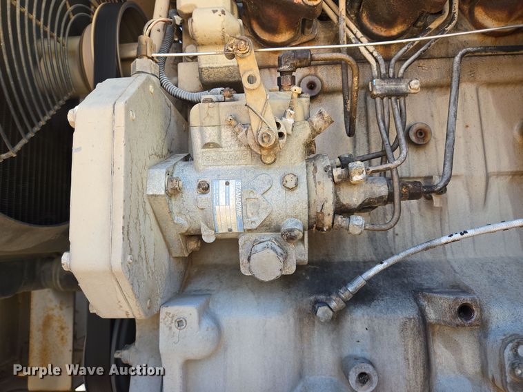 image for item DT4800 1999 GMC C6500 pressure digger truck