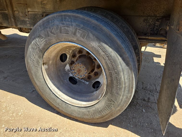 image for item DT4800 1999 GMC C6500 pressure digger truck