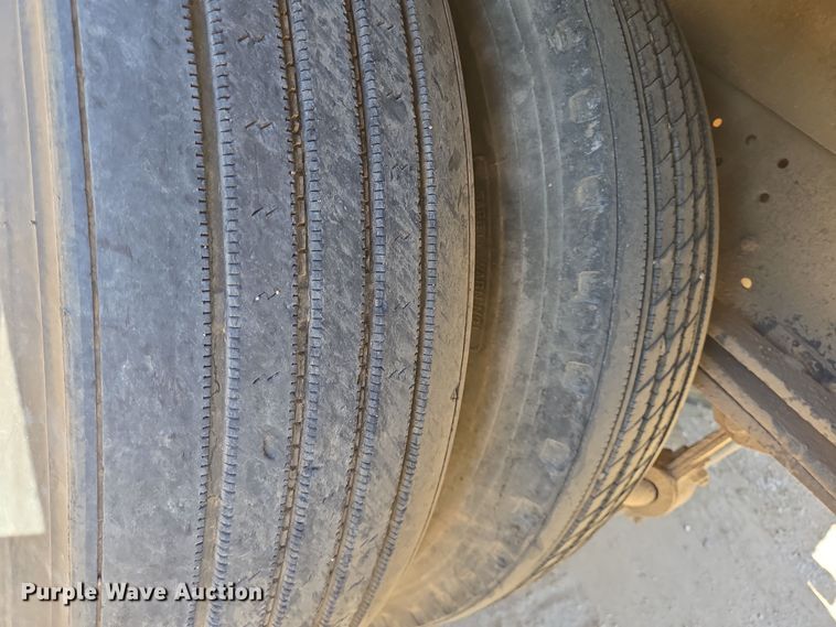 image for item DT4800 1999 GMC C6500 pressure digger truck