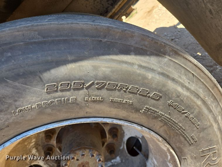 image for item DT4800 1999 GMC C6500 pressure digger truck