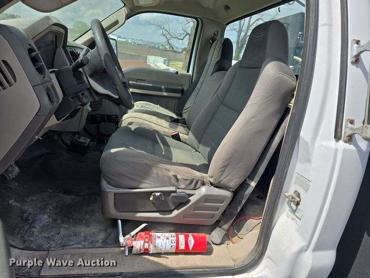 image for item DT6776 2009 Ford F550 Super Duty XL utility / service truck