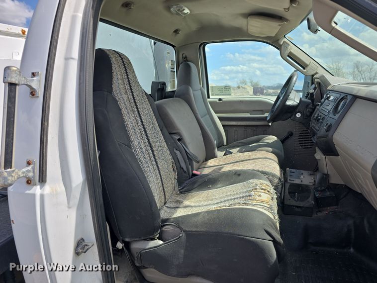 image for item DT6776 2009 Ford F550 Super Duty XL utility / service truck