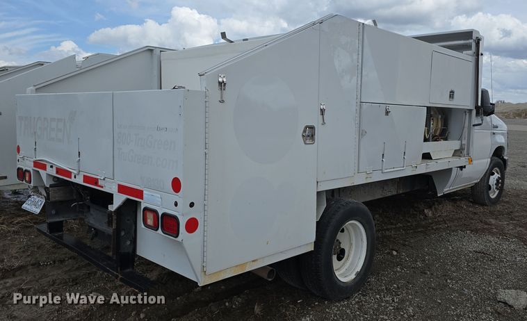 image for item DT6777 2010 Ford E450 Super Duty utility/ service van