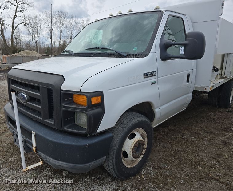 image for item DT6777 2010 Ford E450 Super Duty utility/ service van