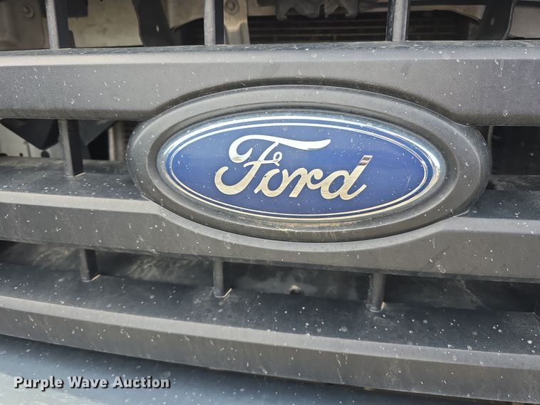 image for item DT6777 2010 Ford E450 Super Duty utility/ service van