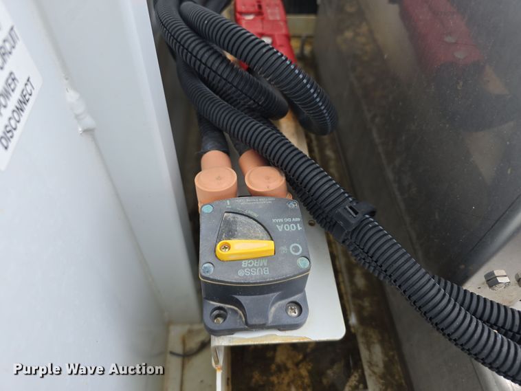 image for item DT6777 2010 Ford E450 Super Duty utility/ service van