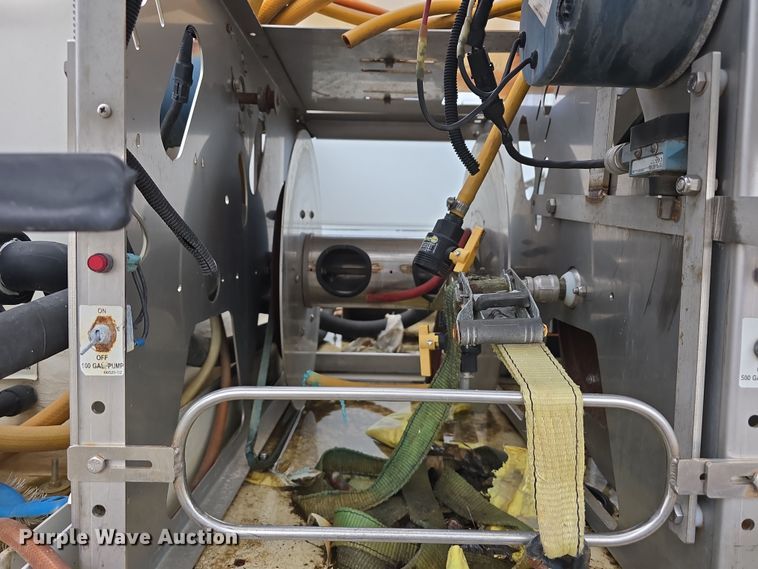 image for item DT6777 2010 Ford E450 Super Duty utility/ service van