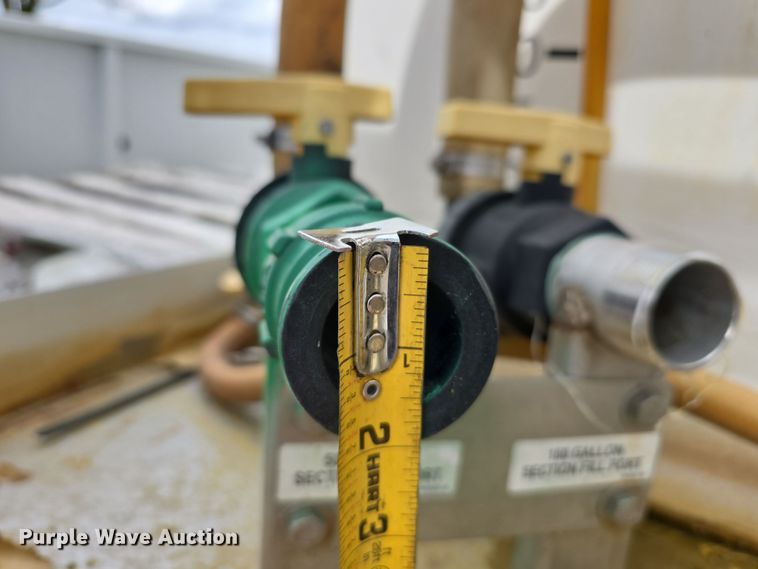 image for item DT6777 2010 Ford E450 Super Duty utility/ service van