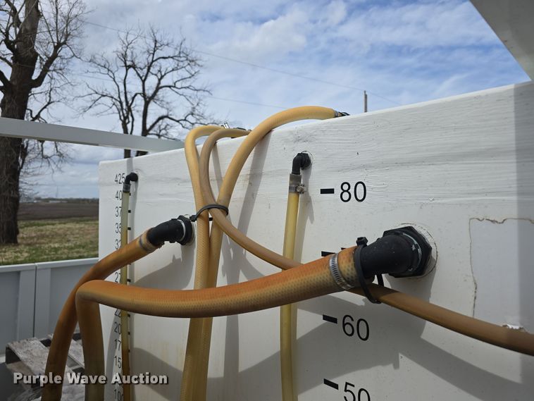 image for item DT6777 2010 Ford E450 Super Duty utility/ service van