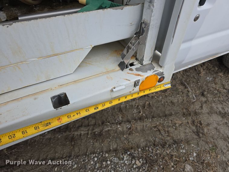 image for item DT6777 2010 Ford E450 Super Duty utility/ service van