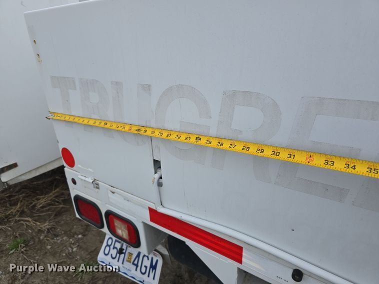 image for item DT6777 2010 Ford E450 Super Duty utility/ service van