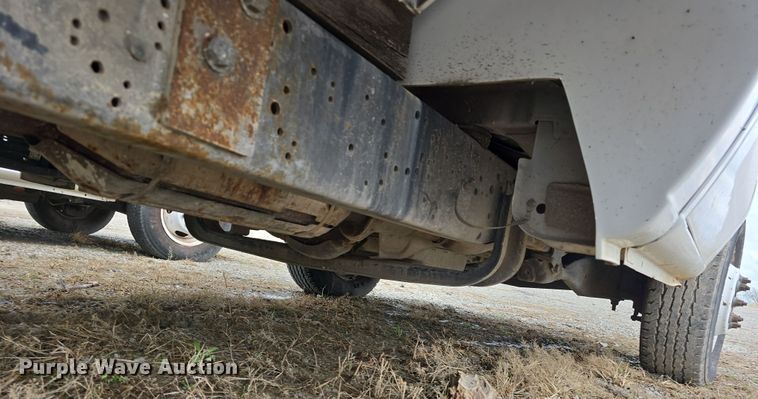 image for item DT6777 2010 Ford E450 Super Duty utility/ service van