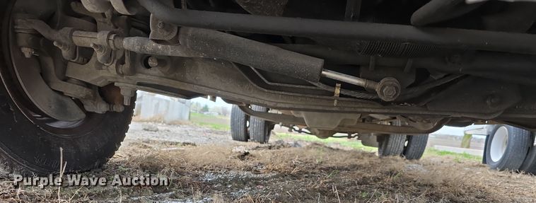 image for item DT6777 2010 Ford E450 Super Duty utility/ service van