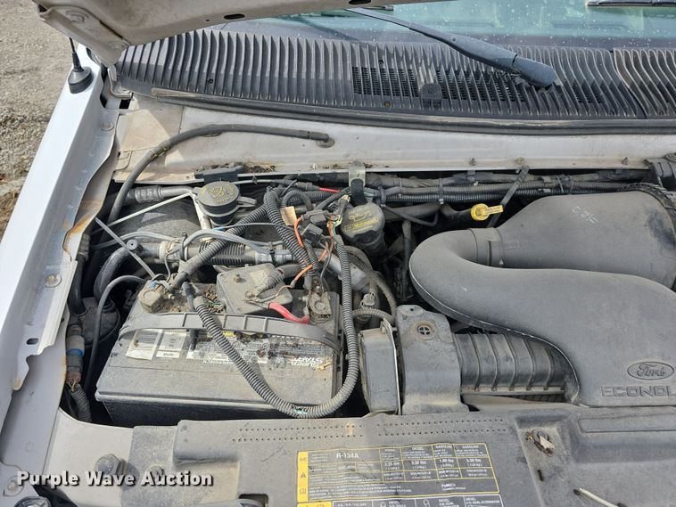 image for item DT6777 2010 Ford E450 Super Duty utility/ service van