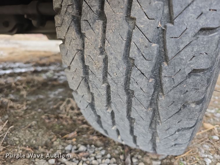 image for item DT6777 2010 Ford E450 Super Duty utility/ service van