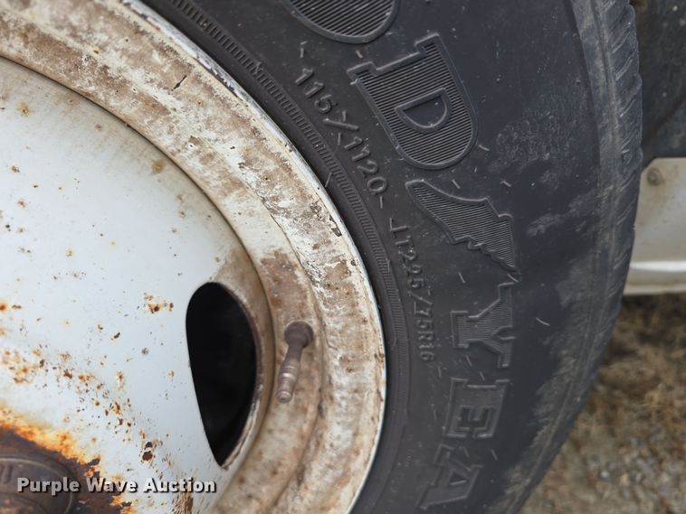 image for item DT6777 2010 Ford E450 Super Duty utility/ service van