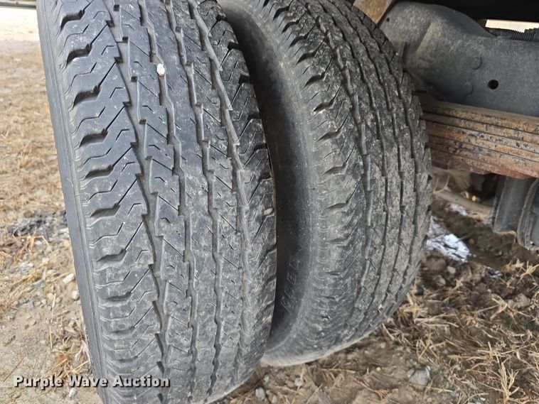 image for item DT6777 2010 Ford E450 Super Duty utility/ service van