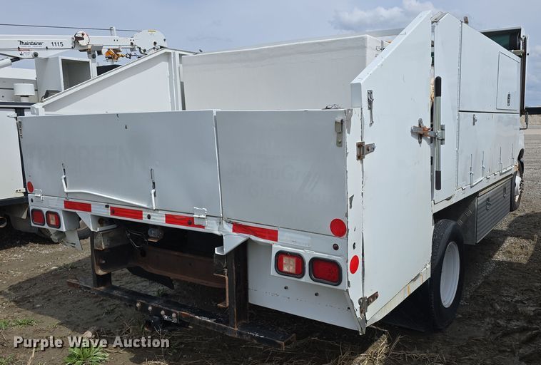 image for item DT6778 2010 Ford E450 Super Duty utility/ service van