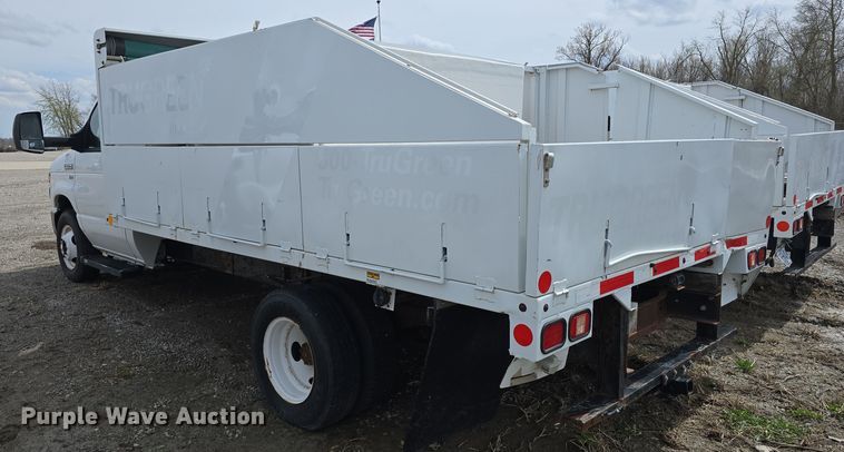 image for item DT6778 2010 Ford E450 Super Duty utility/ service van